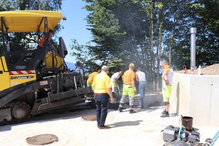 UREDITEV ŠPORTNIH POVRŠIN, CESTE IN VODOHRANA V NASELJU ORLE 02